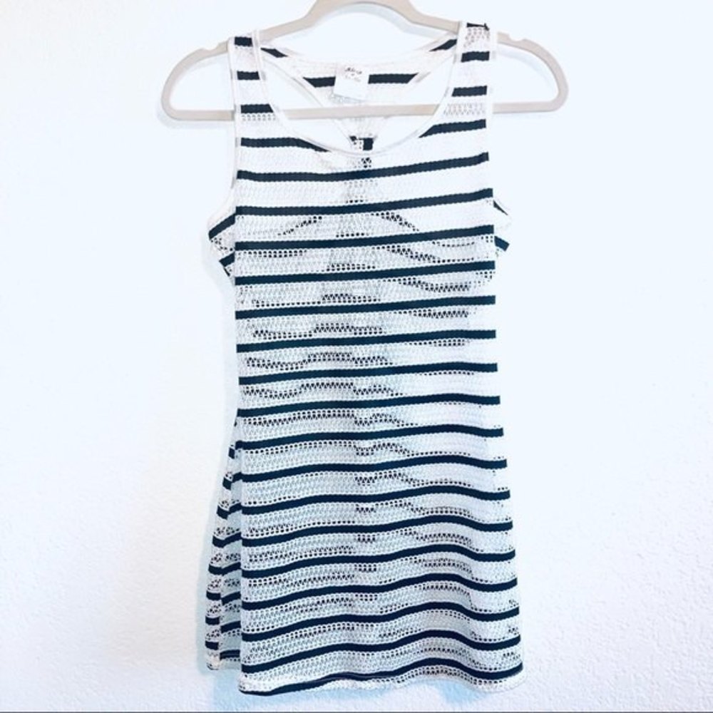 Swim CoverUp - Alexa & Stella Crochet Black White Striped CoverUp Size Medium